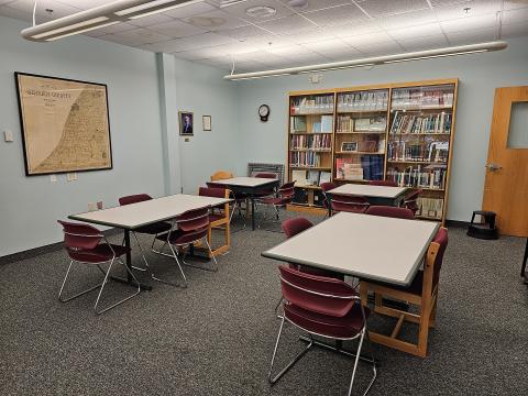 Quiet Reading Room A with tables and chairs